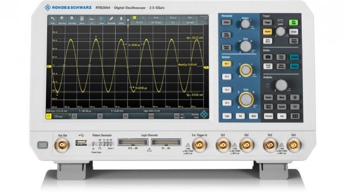 Rohde and Schwarz RTB2002 RTB2004 oscilloscope 4 Channel 300MHz in full working conditions
